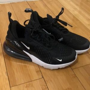Nike Air Max 270 (GS) size 3.5Y sneakers